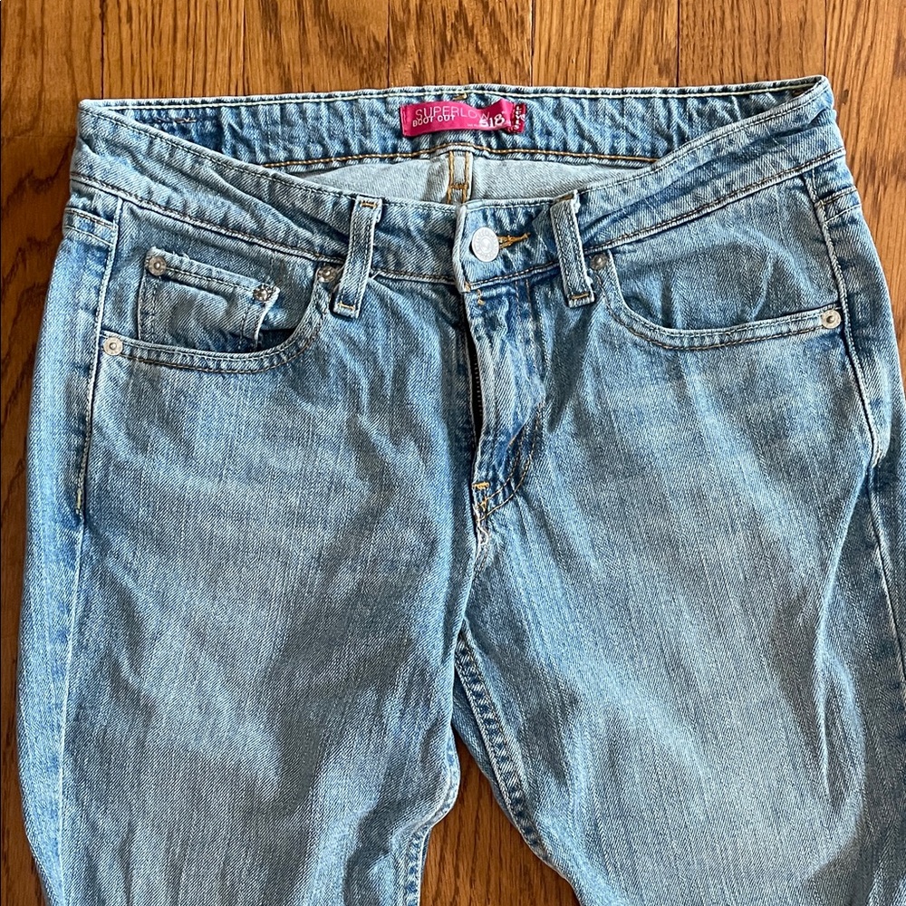 Levi's Ladies 518 Super Low Boot Cut Light Blue Jeans - Picture 4 of 13